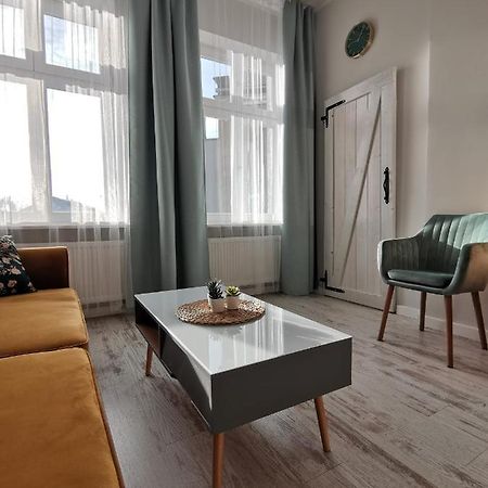 Przytulny Apartament W Centrum Kupiecka-Drzewna Зелёна-Гура Экстерьер фото